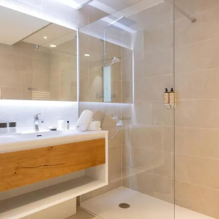 Hotel La Garbine 4*